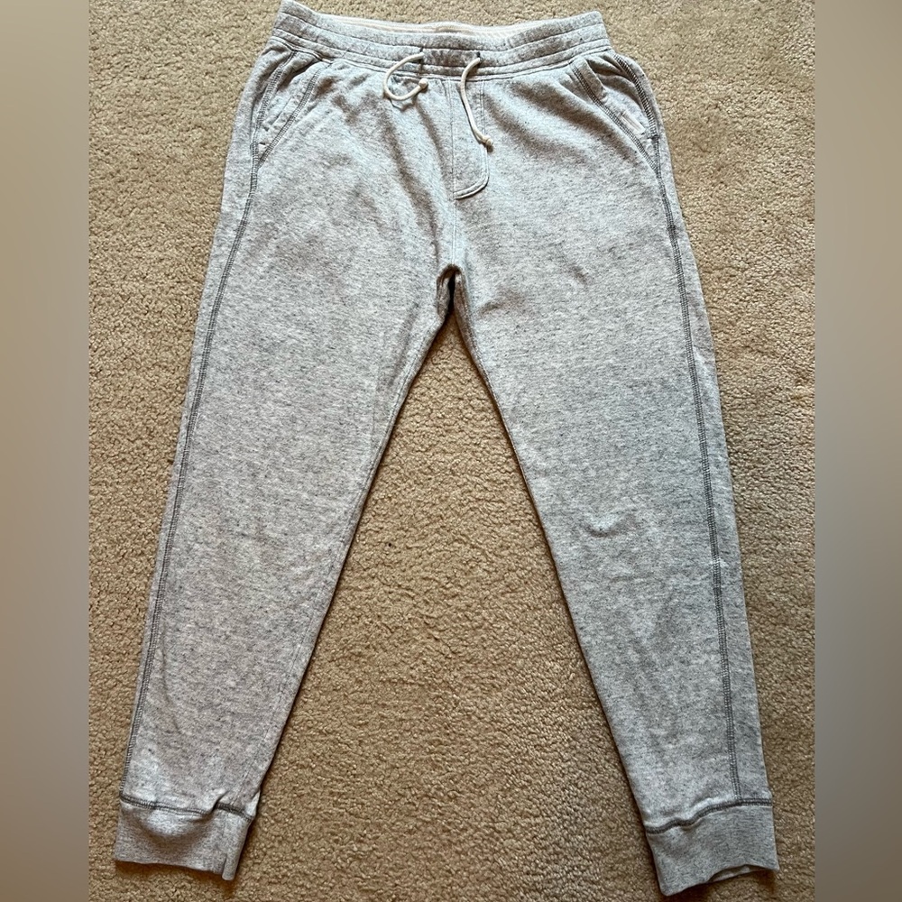 Abercrombie & Fitch men’s grey sweat pants, size M.